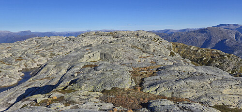 East along the westernmost plateau at Kistenuten