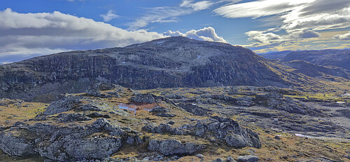 Looking back at Uraskarfjellet from Vest for Fyresnipa
