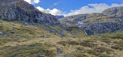 Following the cairns south from Kvitli
