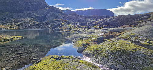 Approaching the river crossing at Kvannjolevatnet