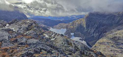 Skrullsvatnet from Reinskarnuten with Ulvik in the background