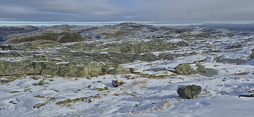 Kaldenuten from Middagshorgi with Vetlekaldenuten to the left