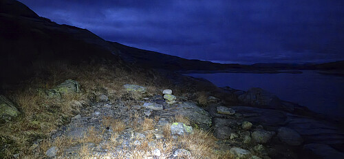 Trying to follow the trail along Torfinnsvatnet in the dark