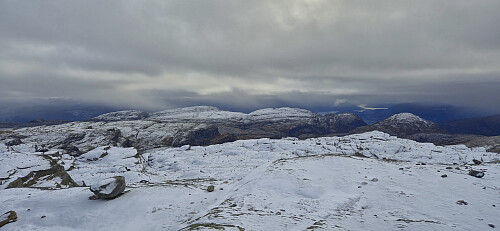 South from Kaldenuten with Pyttafjellet at the center and Simlenuten to the right