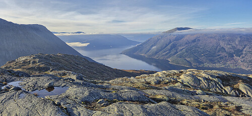 Eidfjorden from Bunuten with Grimsnuten to the left and Oksen to the right