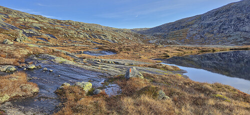 The marked trail to Storavatnet