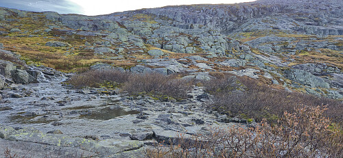 Easy stream crossing west of Storavatnet