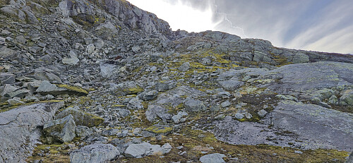 Off-trail ascent to Vatnasetenuten