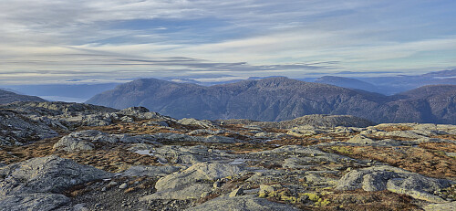 Oksen and Ingebjørgfjellet from Vatnasetenuten