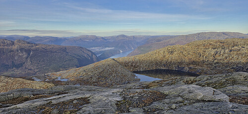 Vassfjøro and Osafjorden from the descent from Vatnasetenuten