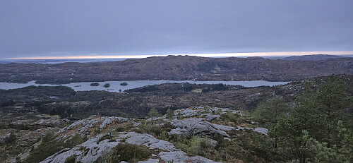 Looking back at Midtbøfjellet from the ascent
