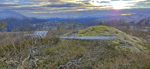 Langelihøgdi with Kalvbakkehøgdi in the background and Oksen to the left