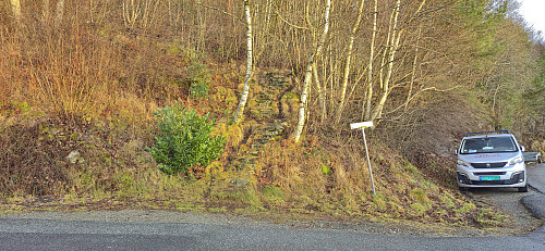 The unmarked trailhead