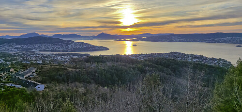 The setting sun from Morvikavarden utsiktspunkt