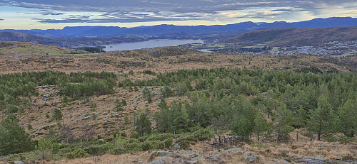 Descending from Alvanuten with Grindafjorden in the background