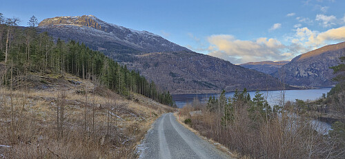 Descending towards Granvinsvatnet