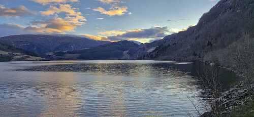 Looking back at Ådnagavlen from Granvinsvatnet
