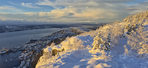 Towards Eldsfjellet from north of Sandvikspilen