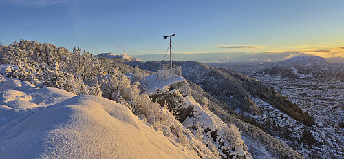 Looking back at Sandvikspilen with Ulriken in the background
