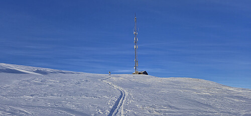 Approaching the antenna at Sopandefjellet