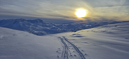Descending to Målsethytta