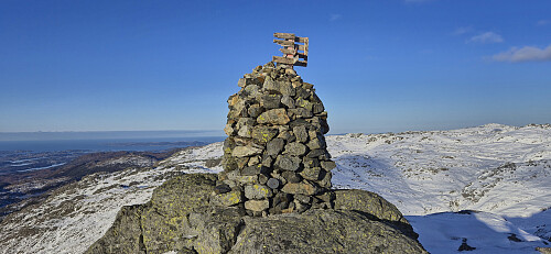The summit cairn at Stovegolvet