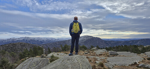 Endre at Gravdalsfjellet with Løvstakken in the background
