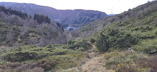 Descending to Selvik