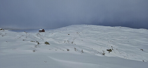 Approaching Valhal with Byfjellenes høyeste punkt in the background
