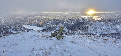 Descending towards Nordre Grølvevatnet