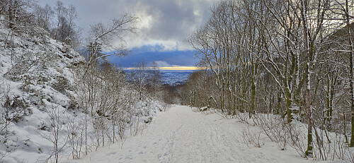 Following the gravel road back to Sædalen