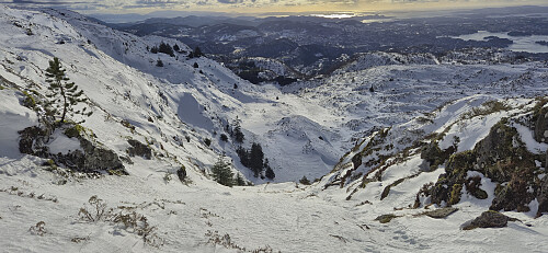 Looking down Soriabakken