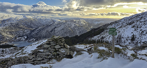 Following the signs to Brattland Camping