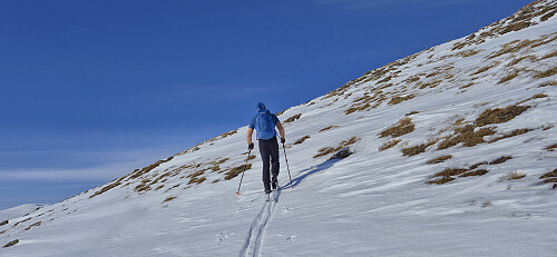 Ascending Fagernuten from the north