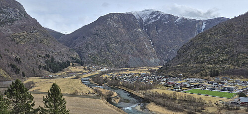 The eastern part of Lærdalsøyri