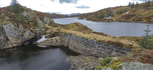 Looking back at the dam between Lille and Store Tindevatnet