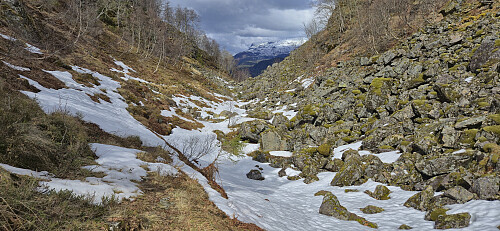 Skaret - the valley between the two peaks