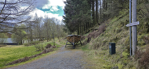 Gravel road turns into trail