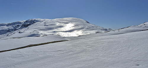 Looking back at Luranuten from the ascent to east of Ramnabergnuten