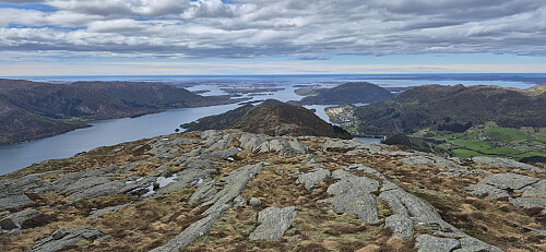 Looking back at Flolifjellet from the last part of the ascent to Svabergfjellet