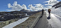 Approaching Austdalsvatnet