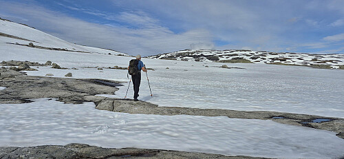 Approaching Nipahøgdi