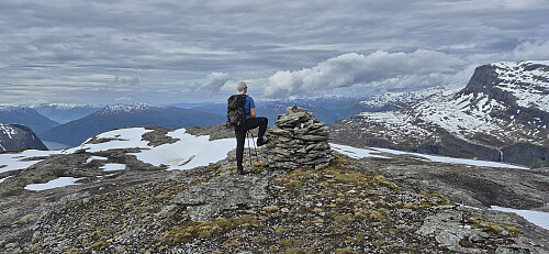 Endre at the Nipahøgdi summit cairn