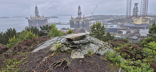 The highest point at Vardneshaugane with Marholmen in the background