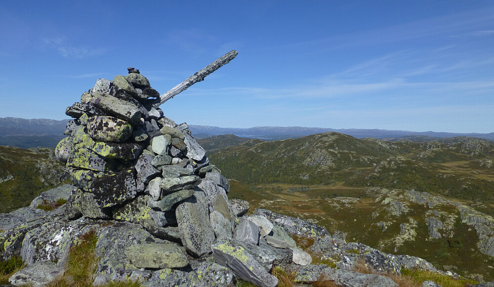 Varden med utsikt innover Hardangervidda