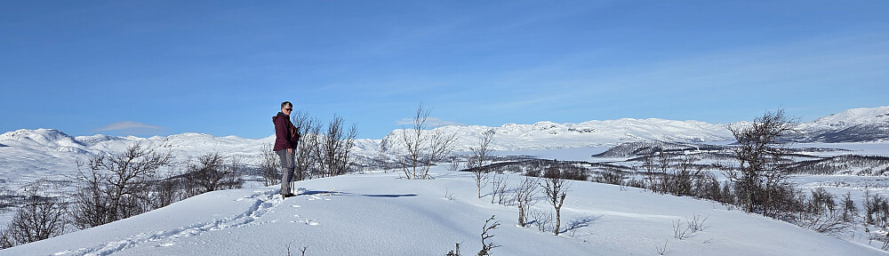 Toppen av Kråmnuten og vi ser hvor vi skal gå videre
