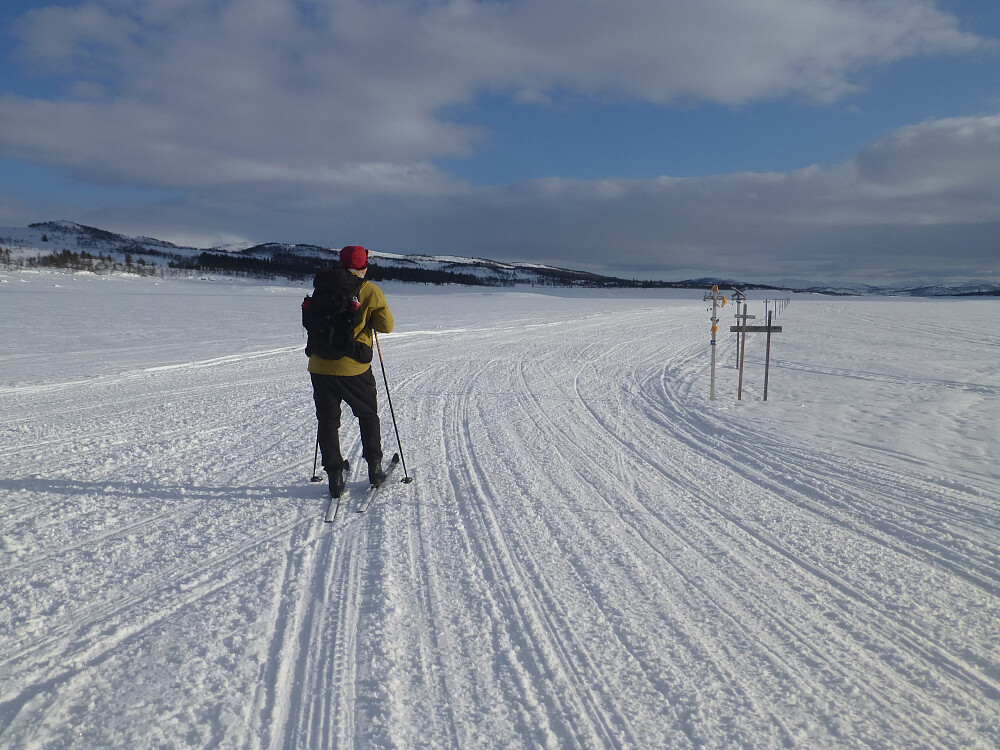 Skurterløypa tilbake til Varland. Her i skuterkrysset