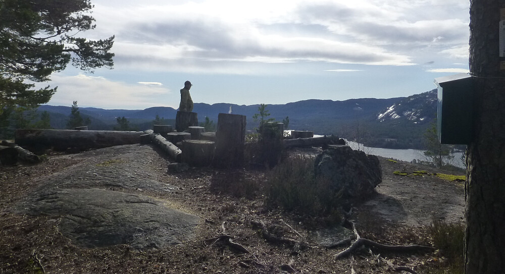 Sitteplassen med kasse