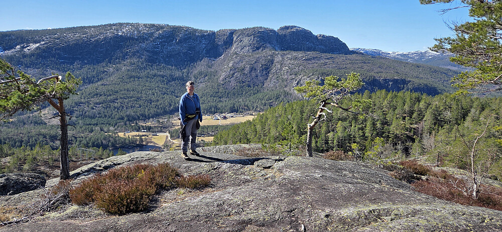 Toppområde med panorama utsikt til Rønnomnibben
