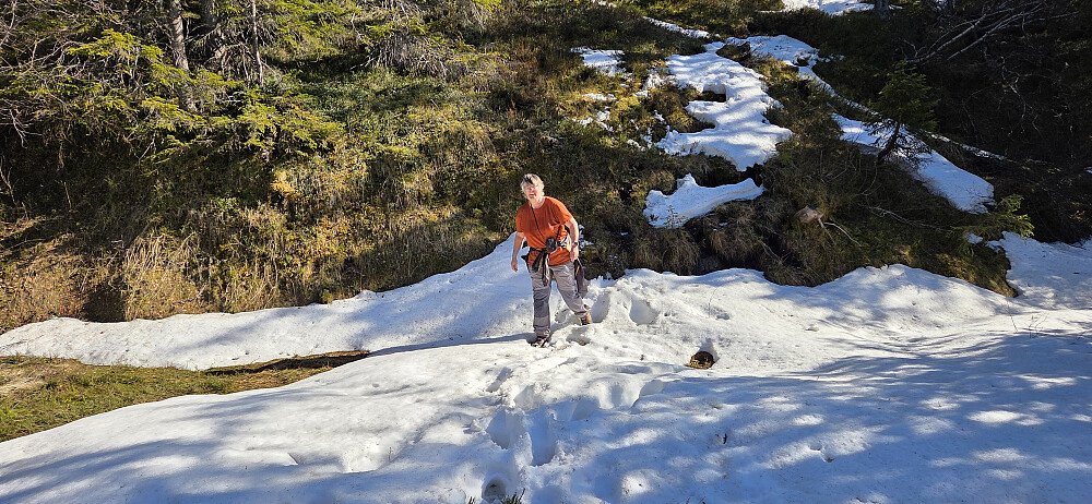 En par steder på turen måtte vi gå noen få skritt i snø